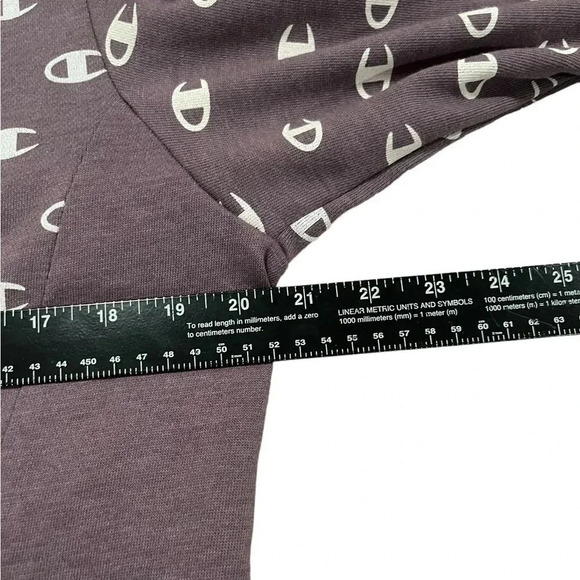 🍀2/$22 Champion Reverse Weave C Logo Sweatshirt purple Womens Medium - Picture 8 of 10